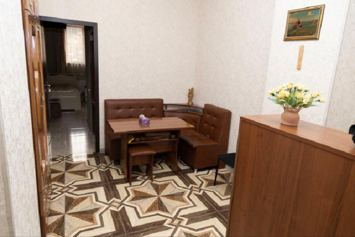 Noyemburg Hotel Noyemberyan Esterno foto